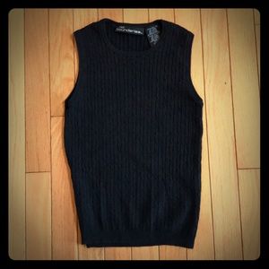 Black Juniors Sweater Vest - Small